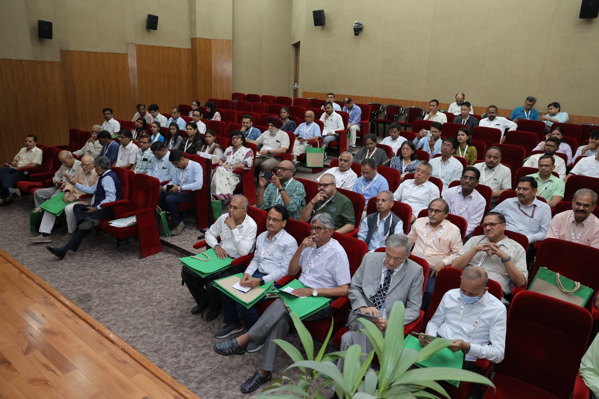 Climate Change Conclave discuss way forward in climate R&D and modeling. @karandi65 @guptaakhilesh63 @anitadst16 @DrSusheelaNegi1 @iitdelhi @bhupro @UnivofDelhi @iitbbs 🔗dst.gov.in/climate-change…