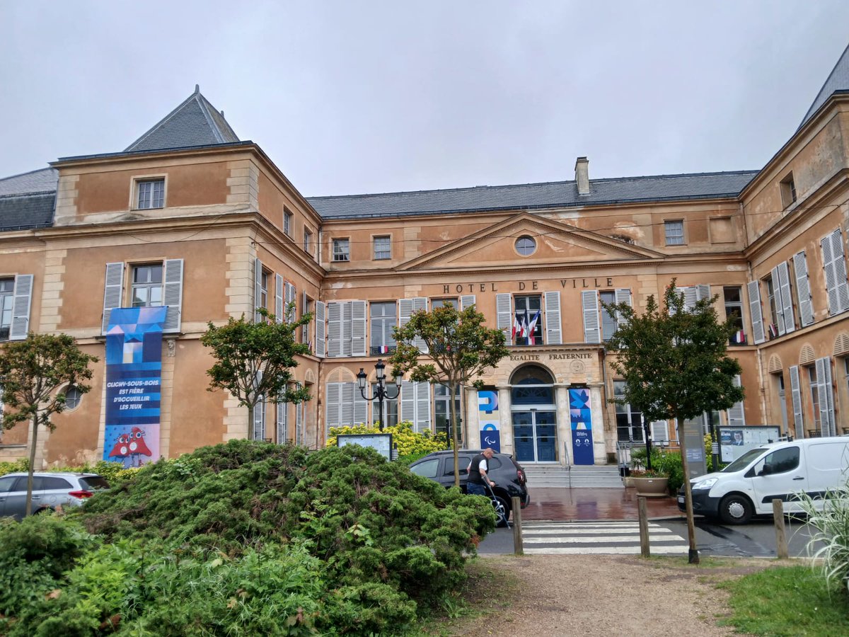 L'Hôtel de Ville revêt son habillage olympique ! Clichy-sous-Bois est fière d'accueillir les Jeux ! J-98 avant les épreuves de paracyclisme à Clichy.

#Paris2024 #clichysousbois #paracyclisme @Paris2024