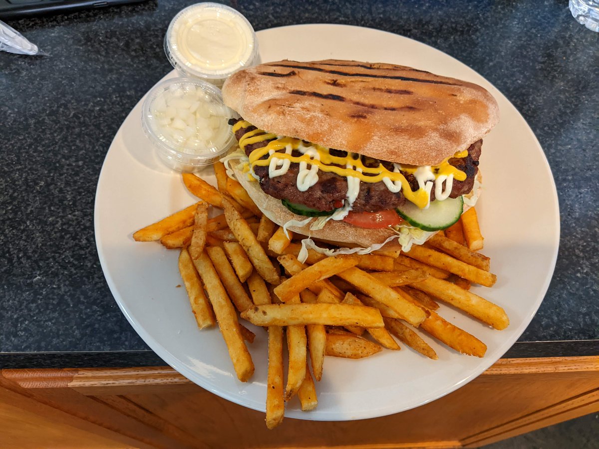 Lazic Deli's Pljeskavica is the perfect way to celebrate National Hamburger Day. Don't miss out! #Pljeskavica #LazicDeli
chicago-restaurants-events.com/restaurants/la…