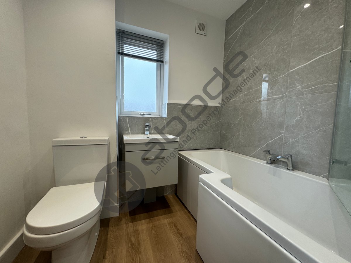 Abode_Lettings's tweet photo. This fantastically renovated 4-bedroom house located in a popular residential area, is perfect for families. Consisting of a lounge, a family room, a newly fitted kitchen &amp; 2 bathrooms &amp; 4 bedrooms. 
If you are interest please contact us on 01709 749029. 
https://t.co/crMQcjXoUx https://t.co/FQuT1L6PpA