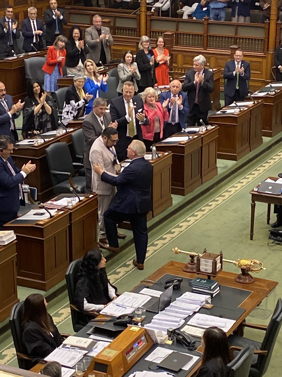 Ontario Premier Doug Ford @fordnation embraces NDP MPP @solmamakwa after MPP Mamakwa speaks in his Indigenous Oji-Cree language for the first time in the legislature #onpoli