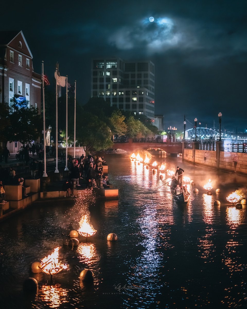 ~ waterfire 
           #rhodeisland #providence