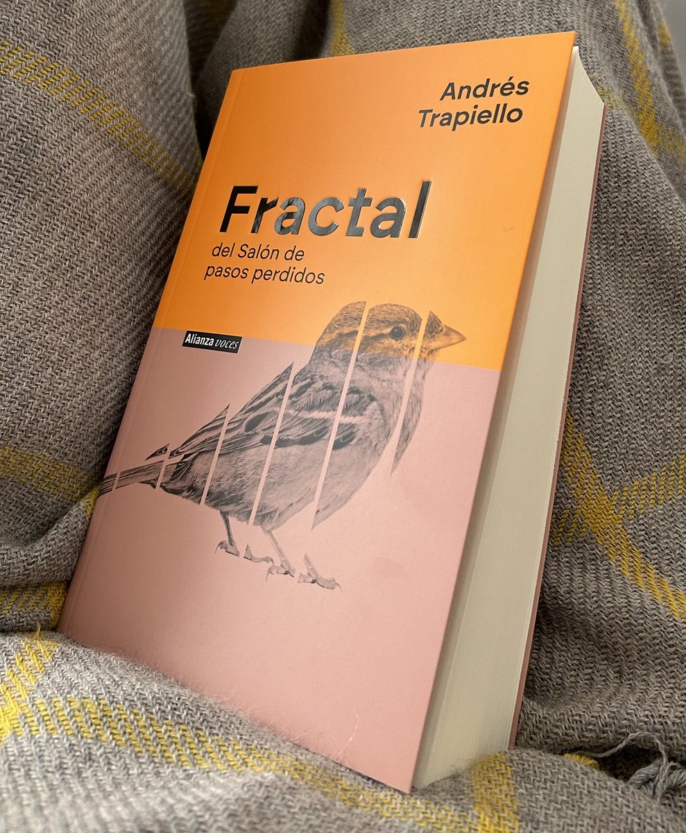 TrapielloAndres's tweet image. El primer ejemplar. Un largo camino que se me ha hecho corto, y así se lo deseo a todos.

Gracias ⁦@alianza_ed⁩