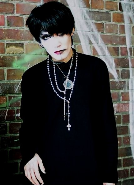 közi every 6 hours (@hourlykozi) on Twitter photo 