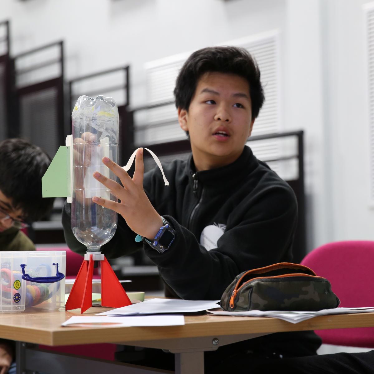scienceoxford's tweet photo. It was an amazing STEM Insight Day with Madelaine & the team with rocket building & launching, coding to interpret satellite images & an egg drop challenge, it was an enjoyable day with a fantastic group of young people!
#STEMcareers #STEMInsightDay #inspireSTEM #halfterm https://t.co/ptBkeTzYeh