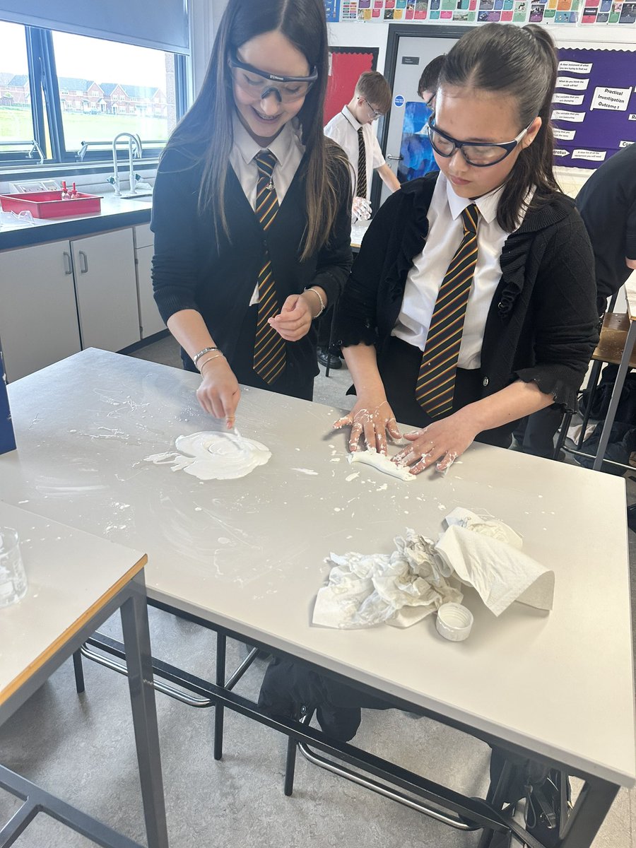 Boness_Science's tweet photo. Final period with my S2 Physicists investigating non Newtonian fluid π§ͺ#messyscience @Boness_Academy https://t.co/8EoyZEo3cb