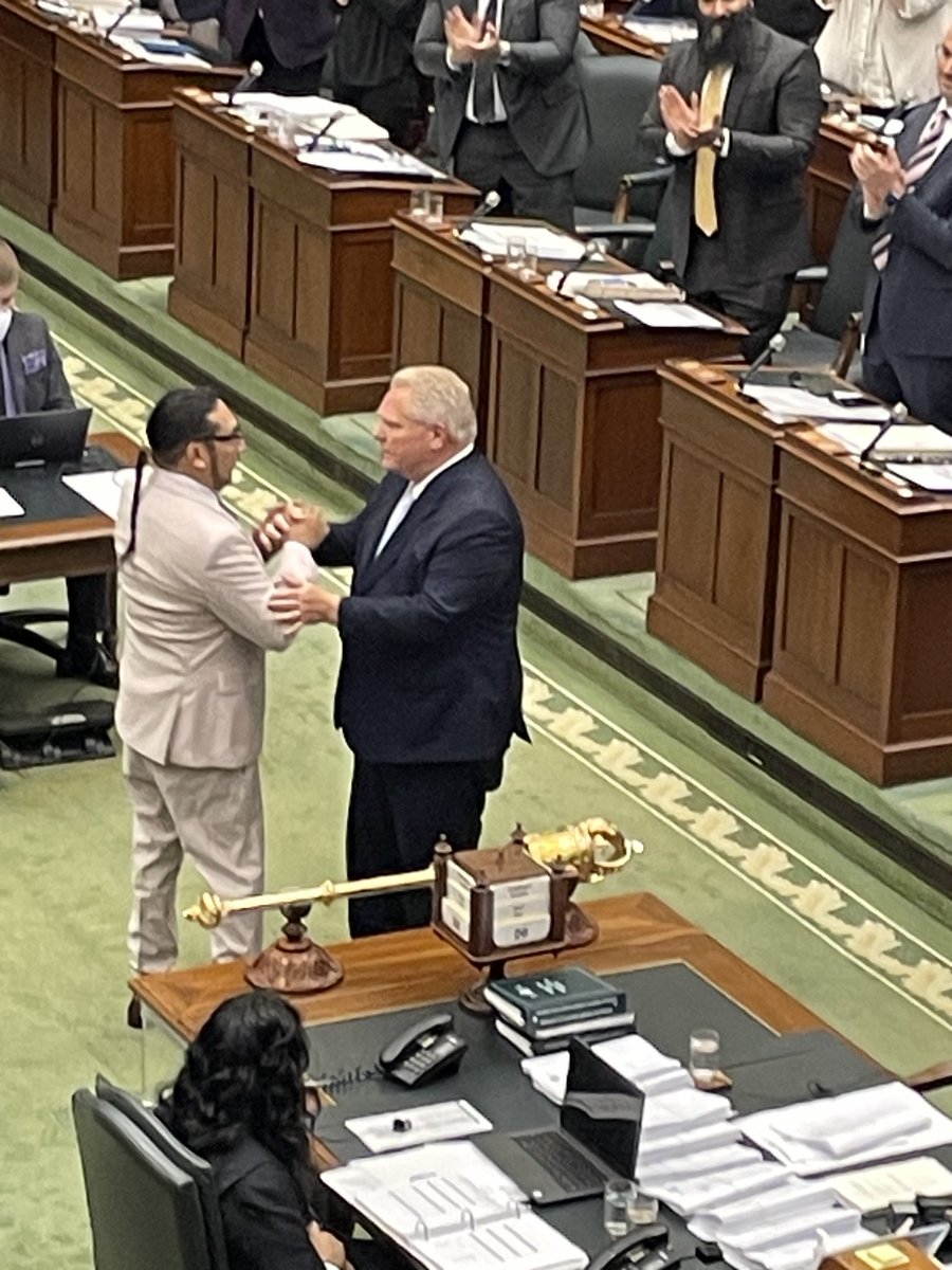 robertbenzie's tweet photo. After Premier Doug Ford commits to ⁦@solmamakwa⁩’s request to build long-term care beds in Sioux Lookout, the NDP MPP shakes hands with the Tory premier in the middle of question period. An unprecedented scene in here. 
#onpoli https://t.co/echJfF9D5d
