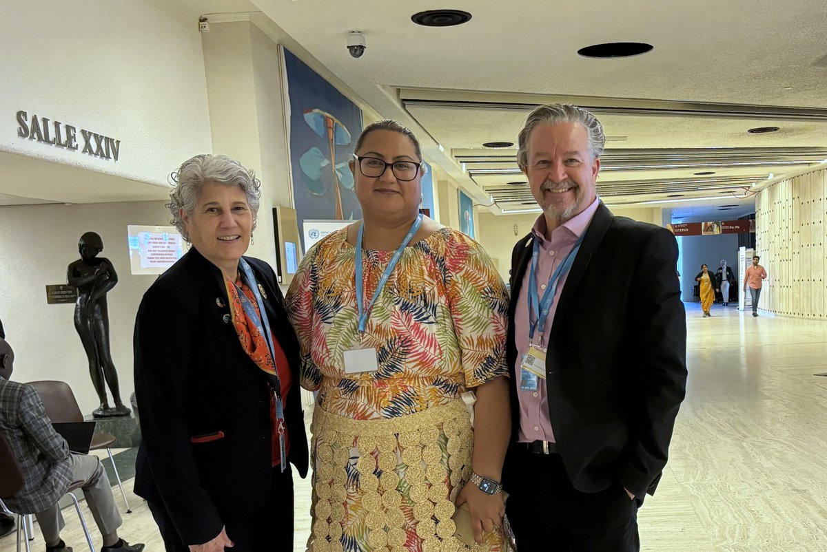 ICN President @PamCipriano and CEO @HowardCatton were delighted to catch up with Mele Inu Filise, Chief #Nursing Officer from #Tonga, at the @WHO #WHA77.