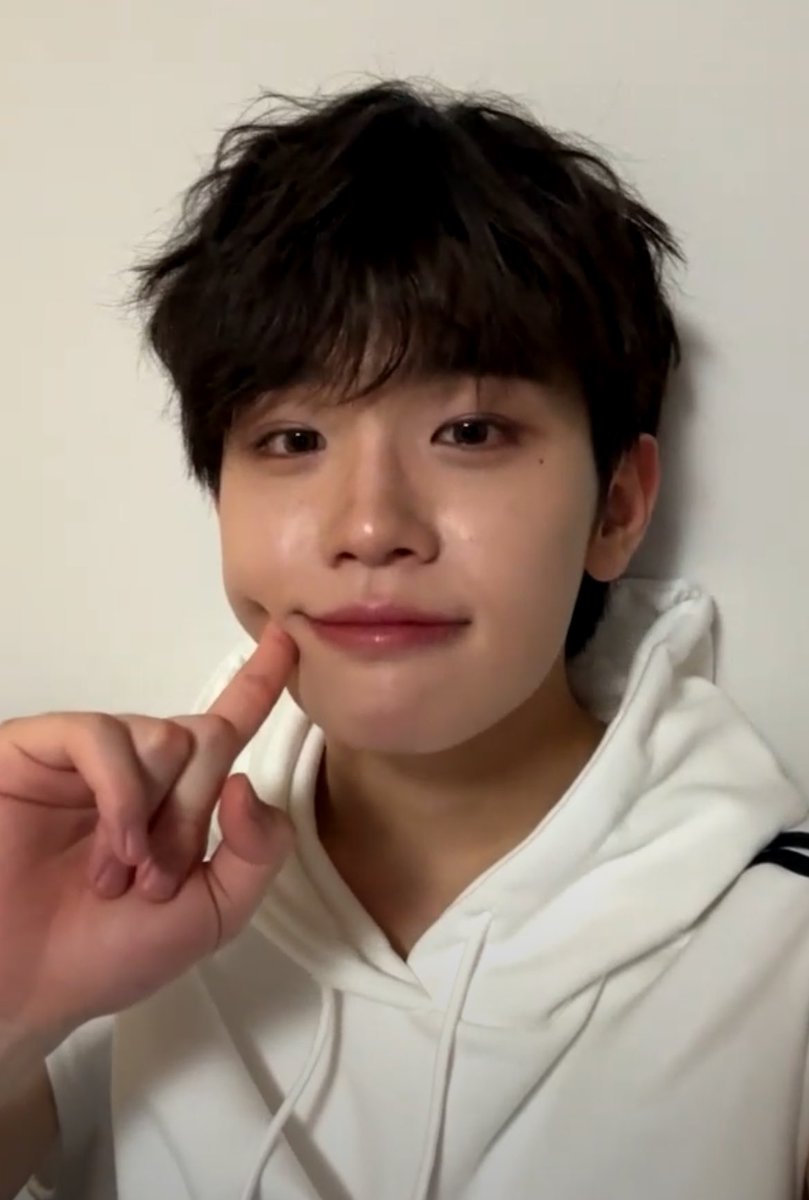 iloveae_'s tweet photo. 일곱살 얼굴로 ♡보고싶어서왔징♡ 하는데 어케참지 ㅠㅠㅠㅠㅠㅠㅠㅠㅠㅠㅠㅠ https://t.co/AOcyEVd3eJ