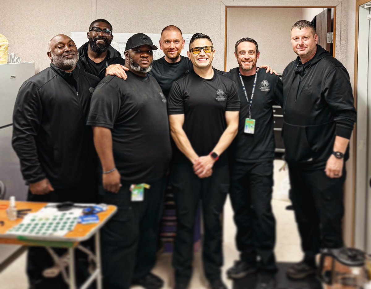 NPBCompaniesInc's tweet image. The 2024 Suenos Festival consulting team made up of agents Dion, Jordan, Shermond, Jamey, Franco, Curtis and George. The two day sold out festival brought 130,000 fans to Grant Park downtown Chicago over Memorial Day weekend. Great job team!! #NPB #SecurityConsulting