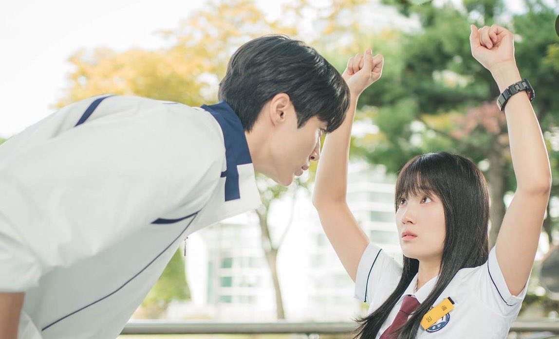 fallinlovedrama's tweet photo. 솔선재의 10대부터 30대까지
운명이 얽히고 설켜 서로가 아파하고 
힘들었지만 결국엔 행복을 이뤄낸
류선재 임솔을 앞으로도 쭉 응원하고싶어짐
한드 인생 최고의 순애커플 https://t.co/fhkAinSBKY
