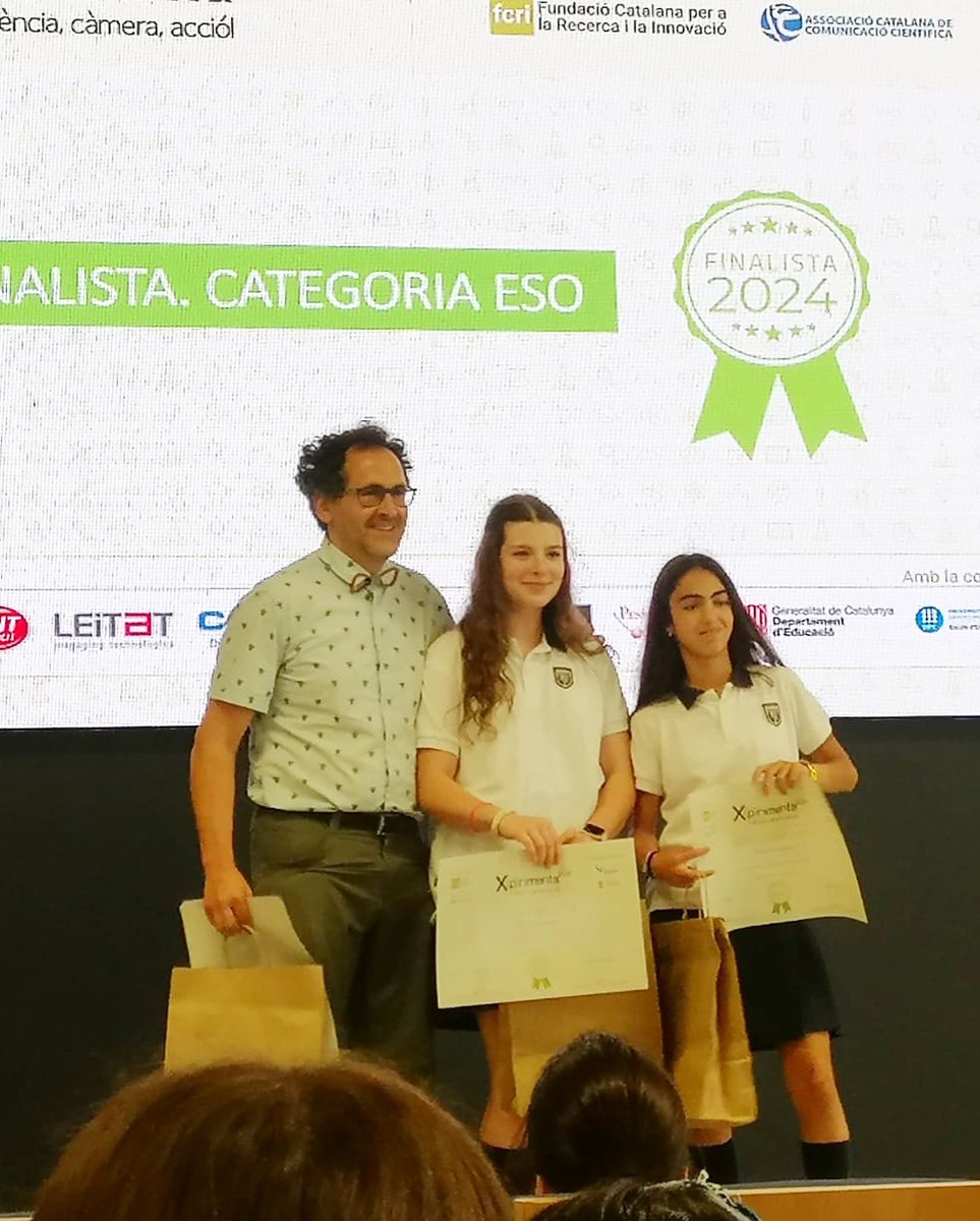🎥⚗️ Dos dels vídeos científics presentats per l'alumnat de Secondary 2 han estat finalistes al XVI Concurs escolar de vídeos científics en català #Experimenta2024 de la @fundaciorecerca. Moltes felicitats! 

@EEBE_UPC 
#GironaSchool #SchoolGirona #EscolaGirona #Girona