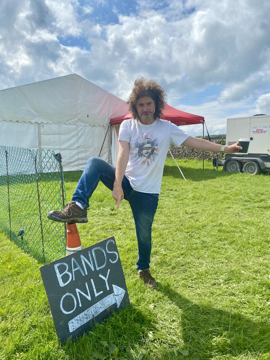 _Queenesque's tweet image. WinsterFest. Matlock, Derbyshire. 24/5/24.
What a wonderful festival. Great weather, fantastic crowd.
Thank you for having us.
And a nice return to have Dan stand in on bass.
(Pictures by Dawn Mulgrew/Julie Booth)
@OIQFC @QueenWillRock