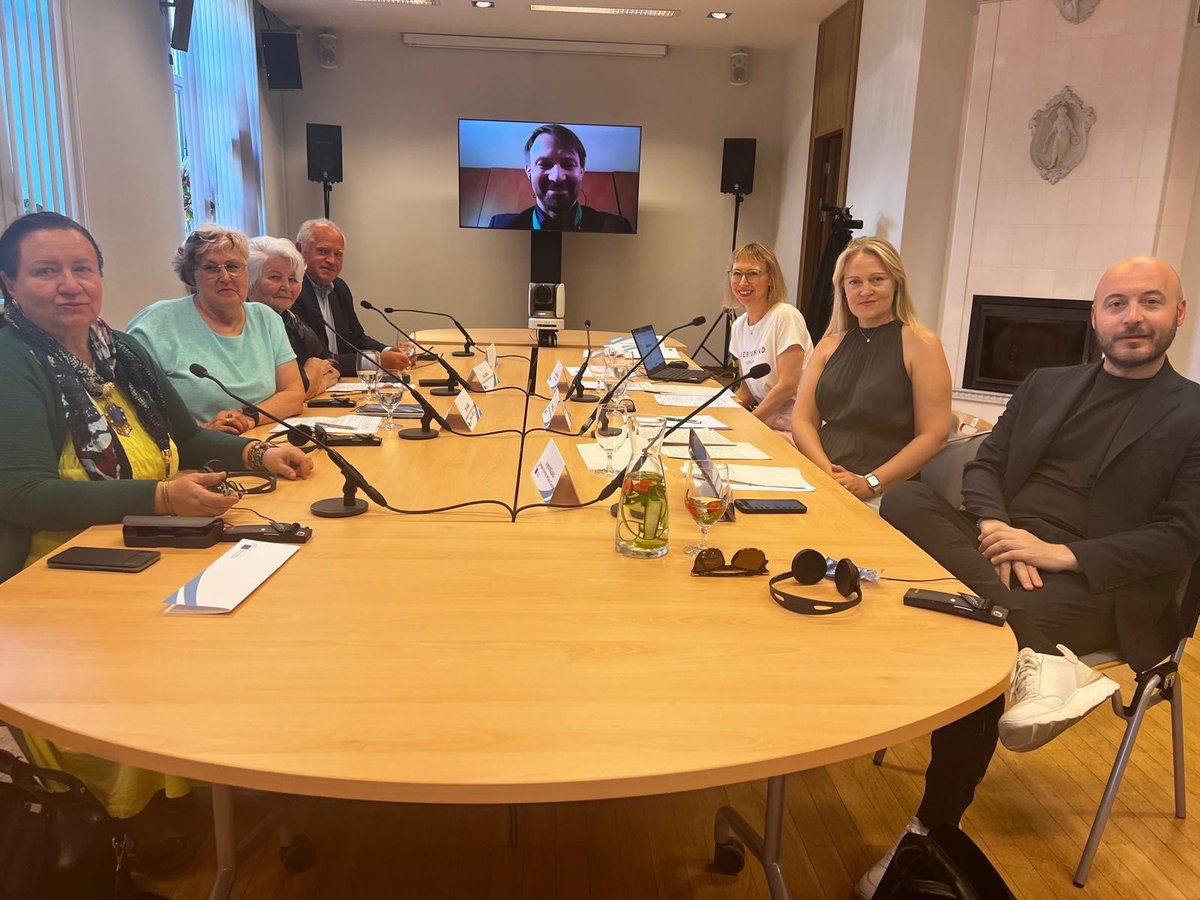 ➡️ @EU_EESC members meeting with representatives of the Latvian #ConsumerProtection associations in Riga yesterday, to evaluate the 🇪🇺Consumer Programme (2014-2020). 

📢'Involvement of the Latvian civil society in the New Deal for #Consumers needs to be considerably stepped up.'