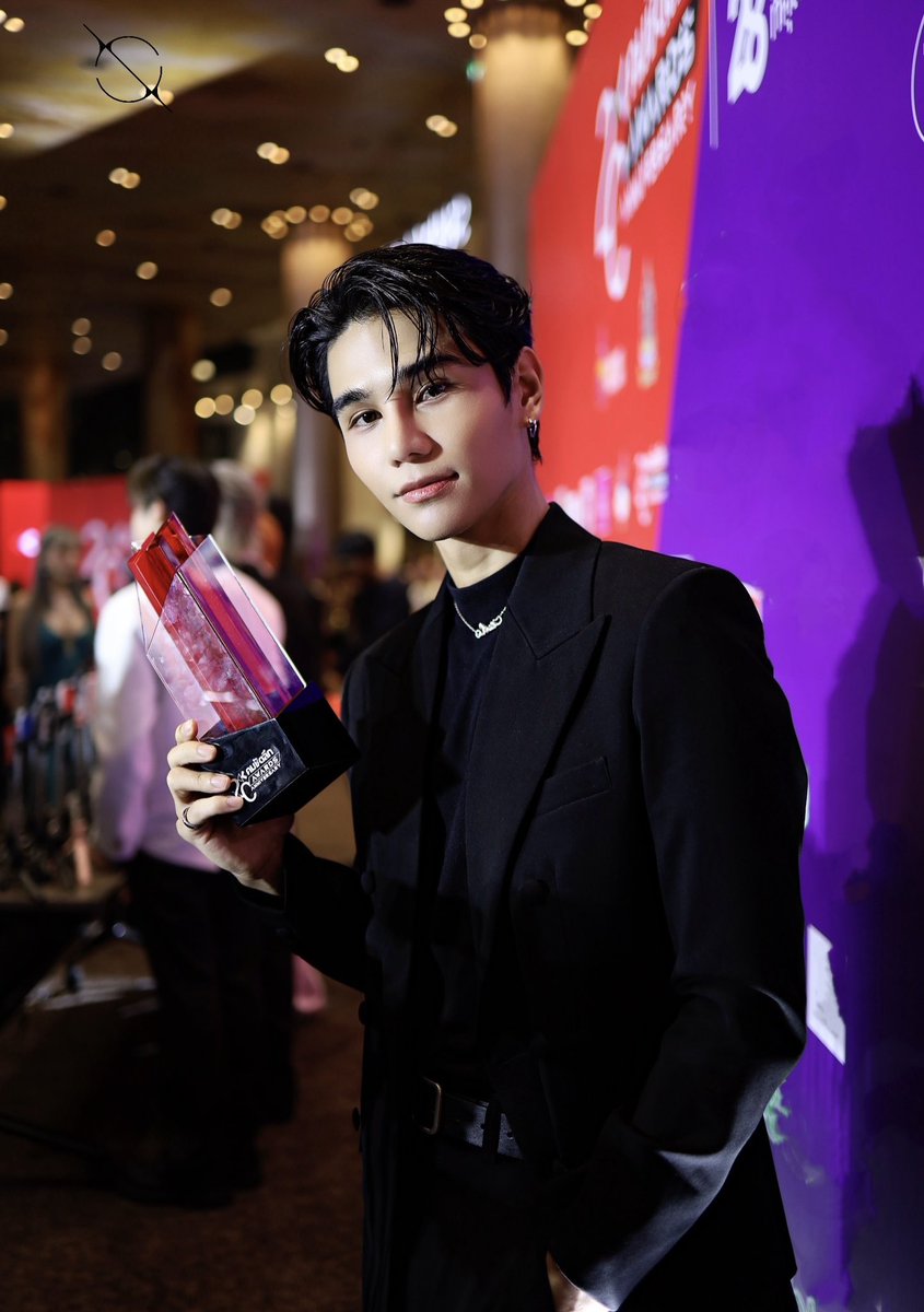 Congratulations again to 
“Best Male Solo Artist : Jeff Satur” 
At the 20th Kom Chad Luek Awards.

ขอแสดงความยินดีอีกครั้งกับ
“ศิลปินชายเดี่ยวยอดเยี่ยม Jeff Satur” 
ในงานประกาศรางวัลคมชัดลึกอวอร์ด ครั้งที่ 20

KomchadLuek X JeffSatur

#JeffSatur
#20thKomchadluekAwards