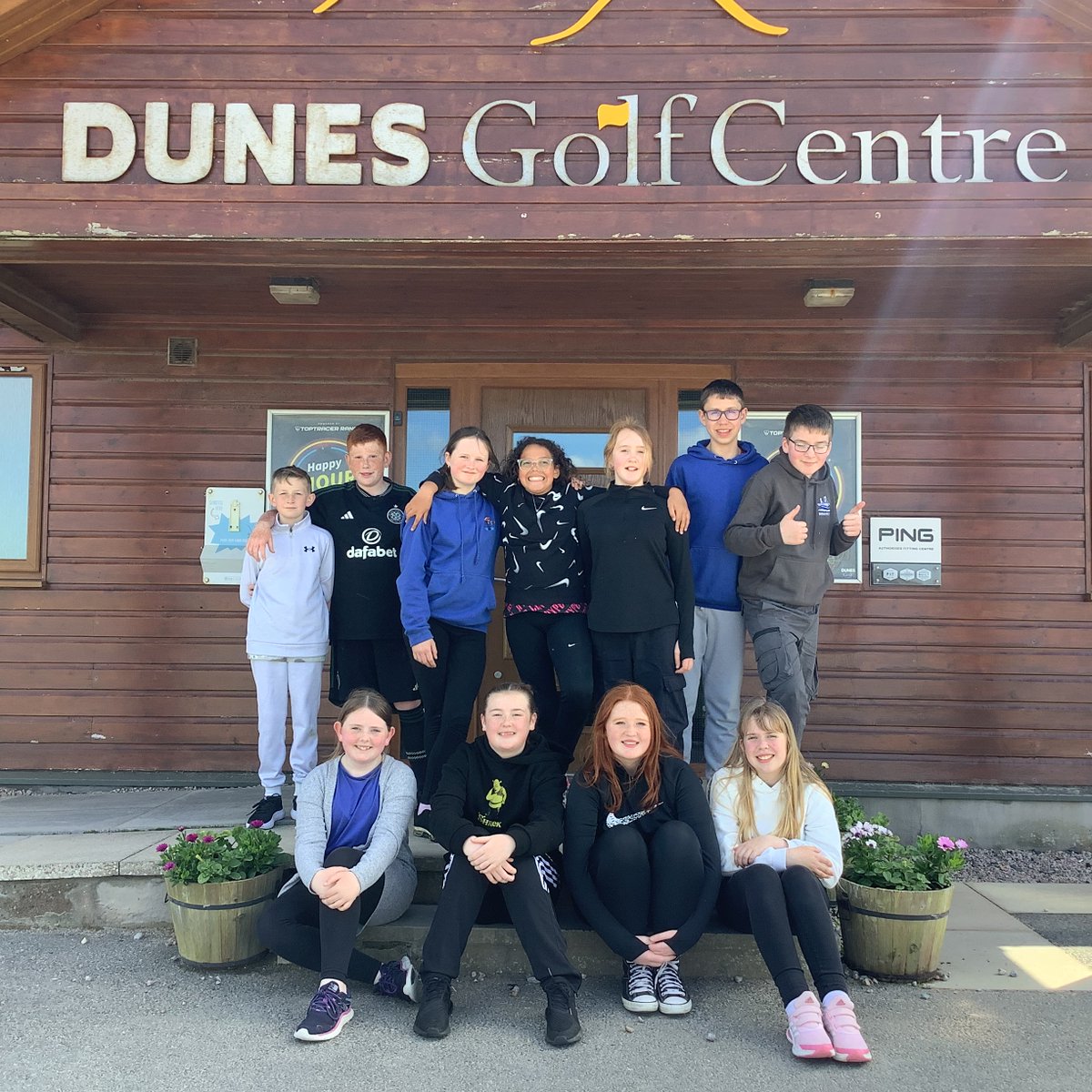 Day 2 - learning new skills, first time golfing for some of our P7s. Focus & concentration was needed! Thanks to the wonderful staff at Dunes, Fraserburgh @petermyers