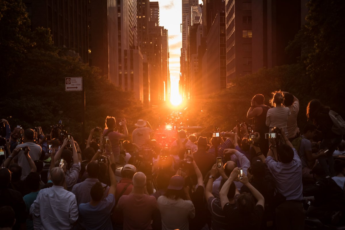 #Manhattanhenge is back! Today at 8:13 p.m., grab your camera to capture this spectacular sunset. Where: 🌆 14th St., 23rd St., 34th St., 42nd St., 57th St. in Manhattan 🌆 Hunter's Point South Park at LIC 📸Share your best photo with #HalfManhattanhengeMay2024 and we’ll RT.