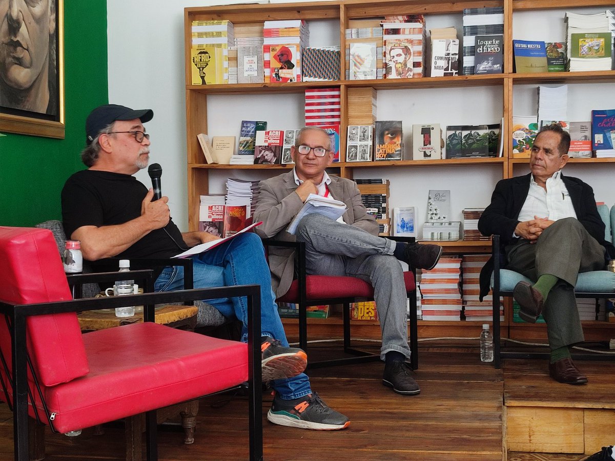 "Es desde la política donde se divulgan con más eficiencia las ideas en relación al pasado (…), los procesos de construcción de identidad tienen que ser leídos no solo en clave cultural, sino en clave politica."
Pedro Calzadilla, Conferencia: Historia, identidad y nación
<a href="/Celarg/">Fundación Celarg</a>