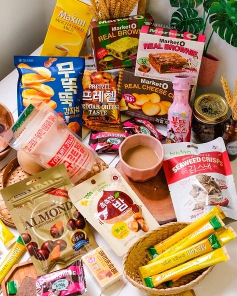 ᅠ
ᅠᅠ
📍Coffee Talk, Kemang.

Sungguh niat emang mbak mbak satu ini menjemput cemilan yg katanya bisa bikin gendut itu.
ᅠ
ᅠ