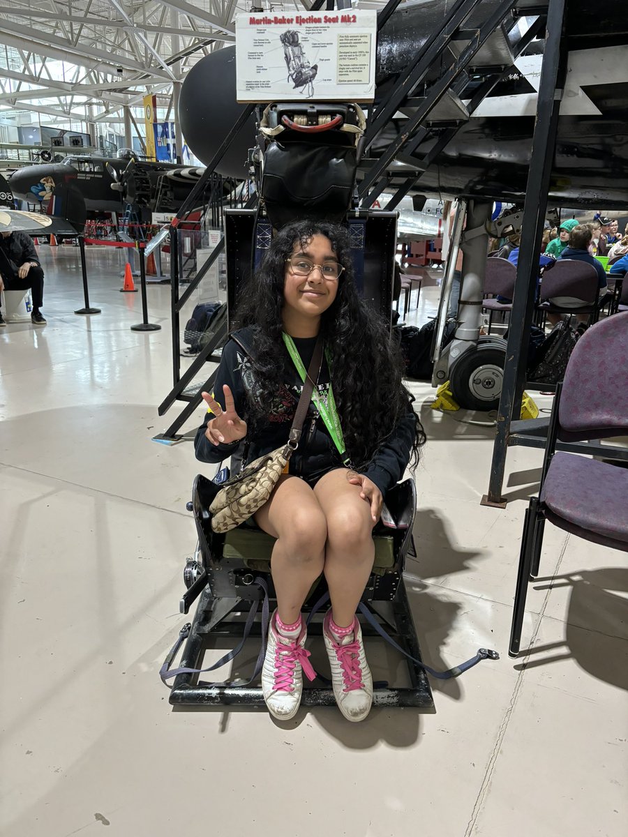 mslingersclass's tweet photo. We are enjoying ourselves at the @CWHM today where we are learning all about flight! 🛩️ https://t.co/HHRG3rDj8O