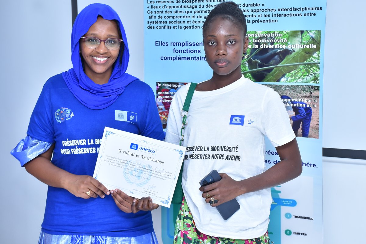 Journée des Initiatives Climat des Jeunes au #Sénégal : @UNESCO_Dakar appuie ➡️150 jeunes des org. de la société civile : 🌱protéger & restaurer la nature ; 🌊prospérer avec la nature ; 🤝partager équitablement les avantages ; 💰investir & collaborer #ForNature.