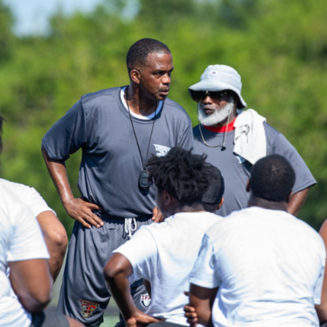 TheIFAFootball's tweet photo. #astormiscoming 🌪
Tampa local free agent workout from this past weekend. The building has begun. 🇺🇸🇲🇽🏈
#bepartofthefuture
@NFLAlumni #leadership
📸:LizaOliviaPhotography
#lockendin https://t.co/00uXQqrdrL