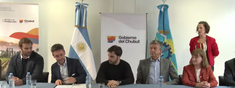 #Producción | El gobernador Ignacio Torres firma convenios con el secretario general del Consejo Federal de Inversiones (CFI), Ignacio Lamothe, en busca de financiar proyectos productivos de Pymes y emprendendores chubutenses.