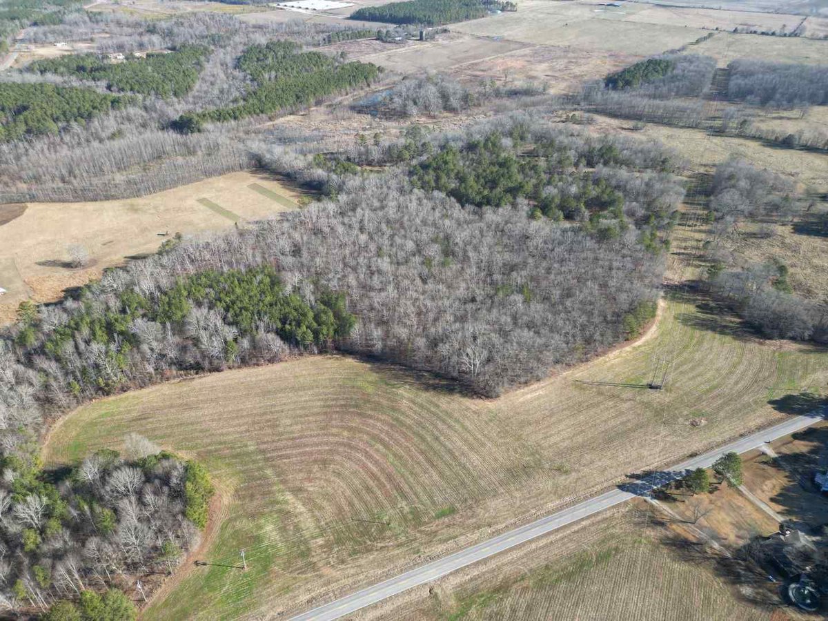 30 +/- Acres - Cherokee County, AL - $195,000
Trey McElrath 256-744-9110
Located in Centre, AL.
buff.ly/3vUCP3l 
#forsaleinalabama #landforsale #trustedlandprofessionals #tlc #tuttlandco #cherokeecounty