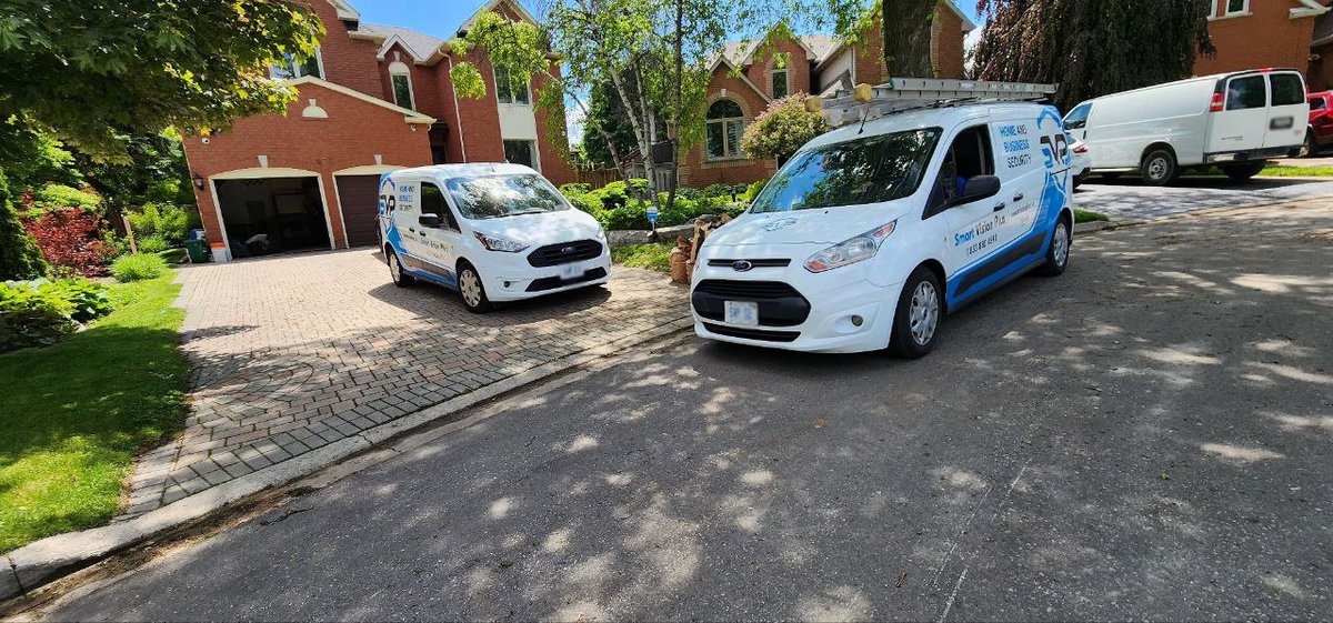SmartVisionGTA's tweet image. #SmartVisionPlus is excited to share our latest #ResidentialSecurity installation project in #Newmarket. We&apos;ve equipped this home with top-of-the-line security solutions!🏠🛡️🔒

🔒 Learn More: smartvisionplus.ca

#HomeSecurityCameras #TorontoSecurityCamera #Security #CCTV