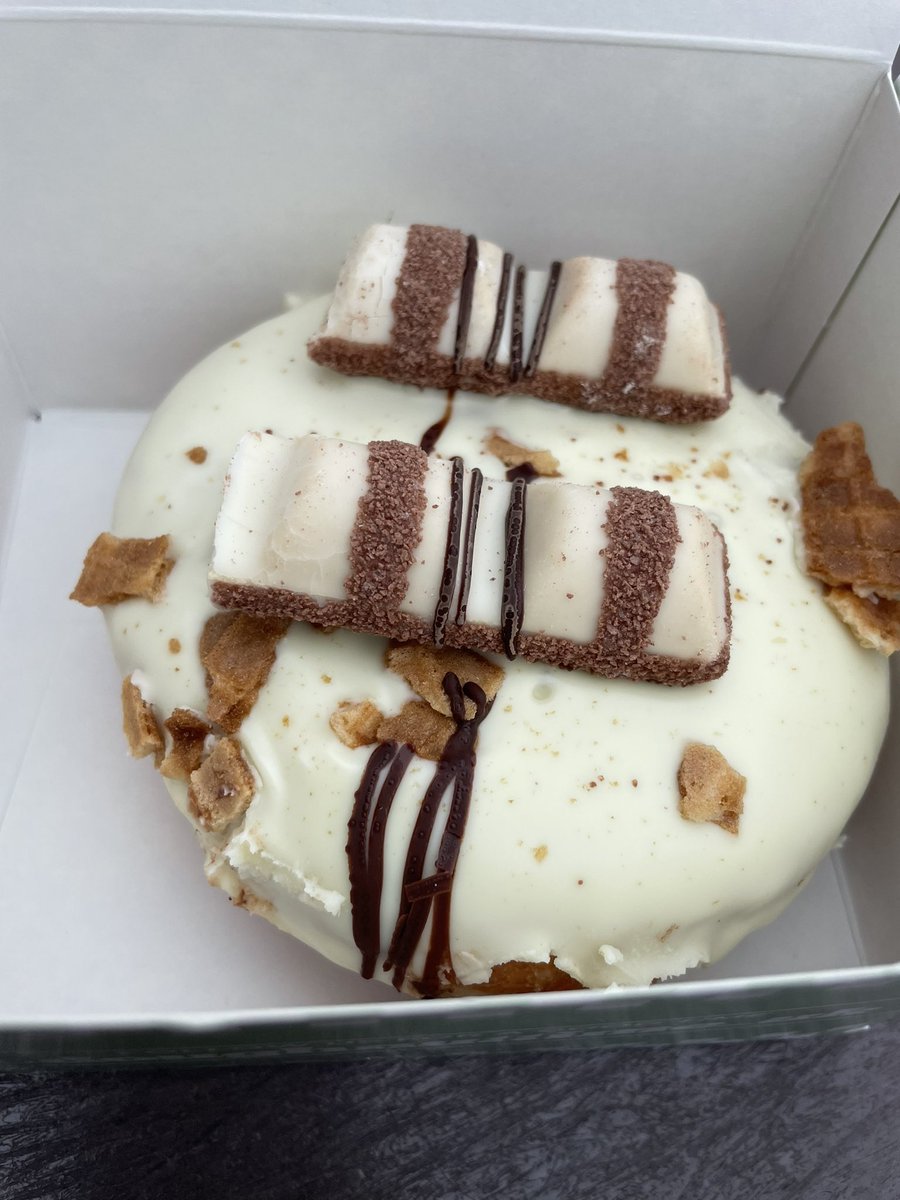 nkh12349's tweet photo. Went on all the rides fine and then this made me feel sick ππ
#sugarrush #doughnut #whitebueno #heartattackcentral https://t.co/gMKRQtUeVo