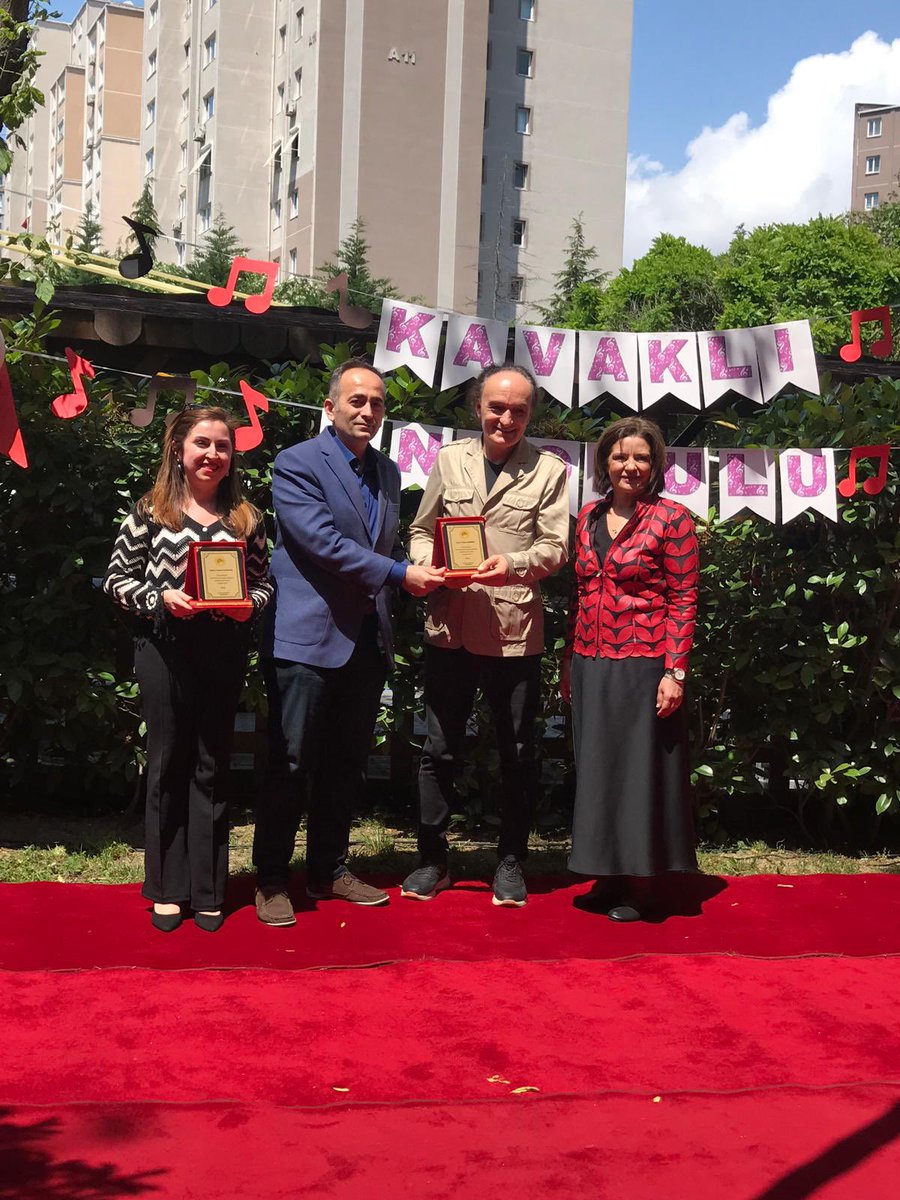 Kavaklı Anaokulu Müdürlüğünün okul şarkısının tanıtım toplantısı İlçe Milli Eğitim Müdürümüz Mustafa KOÇ, Şube Müdürlerimizin katılımlarıyla gerçekleşti.

<a href="/tcmeb/">Millî Eğitim Bakanlığı</a> <a href="/istanbulilmem/">İstanbul İl Millî Eğitim Müdürlüğü</a> <a href="/mustbfkoc/">Mustafa KOÇ</a>
