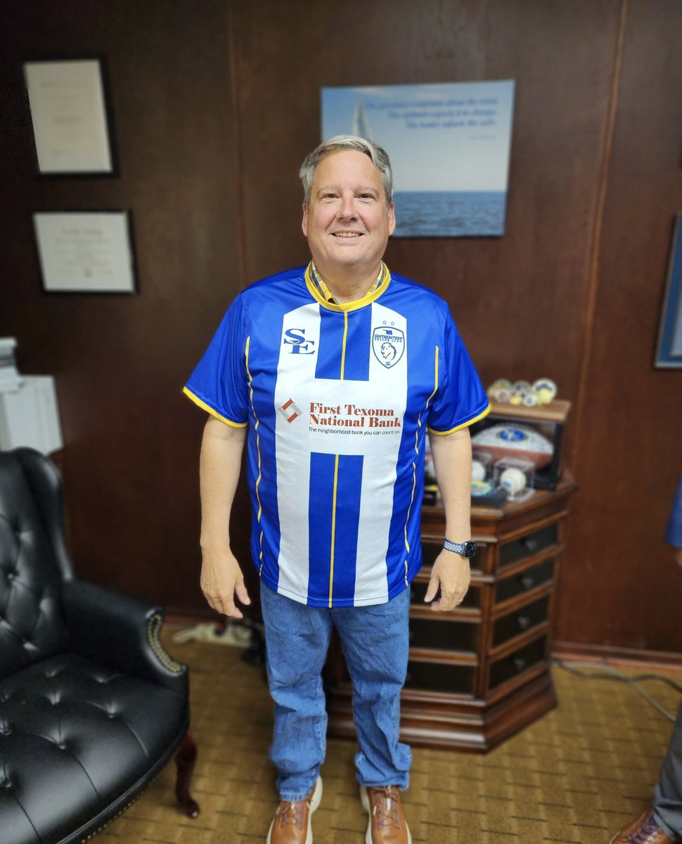 Big News! 📣 Our President at Southeastern recently received his official jersey from the #SESoccerClub!  ⚽️ 

#TexomasUniversity #SESpirit #SEVibe #DoYouSe? #ExperienceSE #SELife #ProudToBeSE #SELegacy #tuesday #tuesdaymotivation #MyDurant #DiscoverDurant