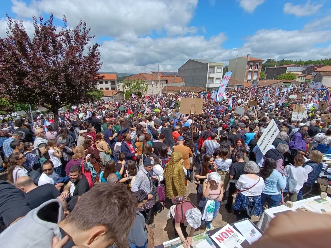 MarinBng's tweet photo. O BNG de Marín participando este domingo na manifestación en Palas de Rei en contra da macrocelulosa de Altri que o PP quere instalar no centro de Galiza❌

❤️Un pobo que non se resigna e defende a súa terra da ameaza medioambiental📢

Nós sempre do lado da xente, #AltriNON‼️ https://t.co/uFk8QIN3XY