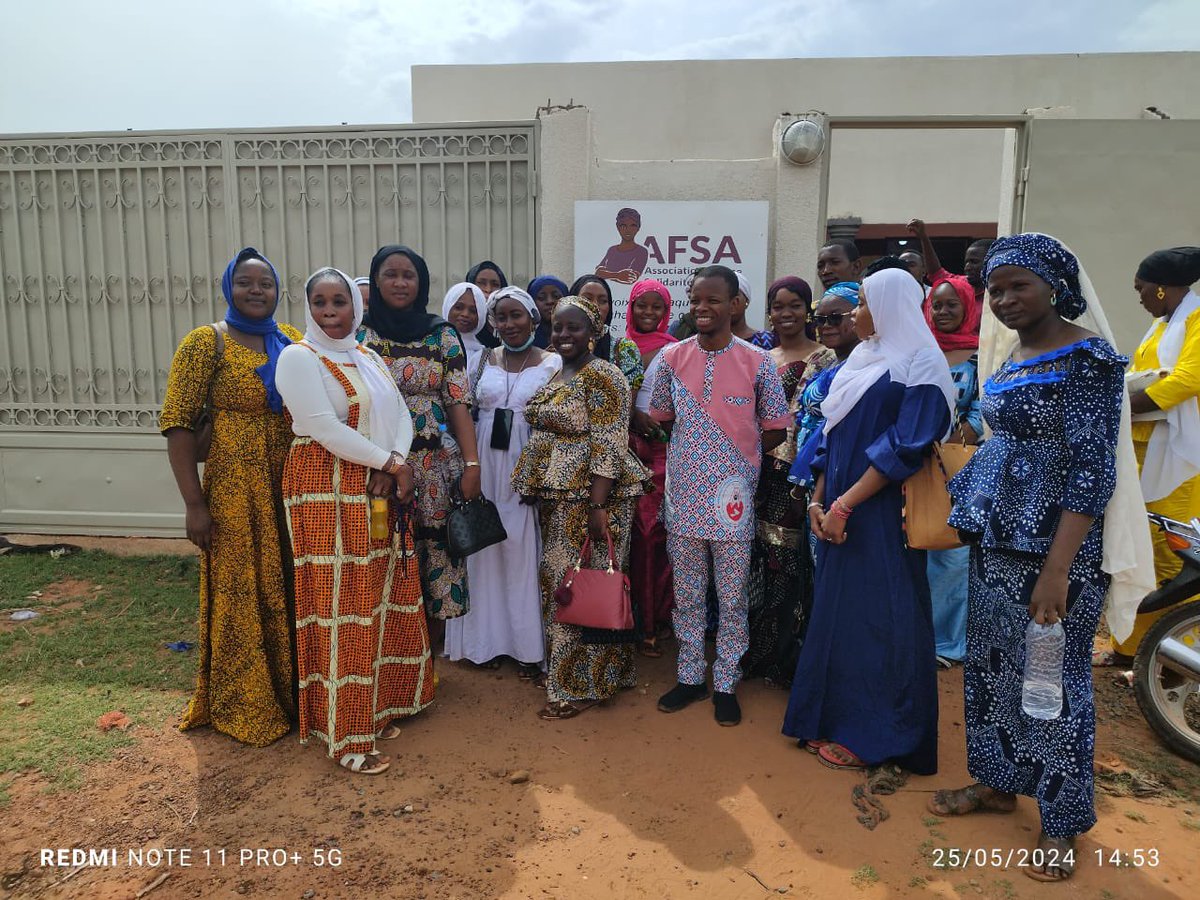 Assemblée communautaire réussie à Sikasso

Le 25 mai 2024, nous avons tenu une assemblée communautaire réussie dans les locaux de
#AFSA à Sikasso. 

L'assemblée a fourni un cadre essentiel d'échange sur les défis environnementaux,climatiques. 
#ChangementClimatique