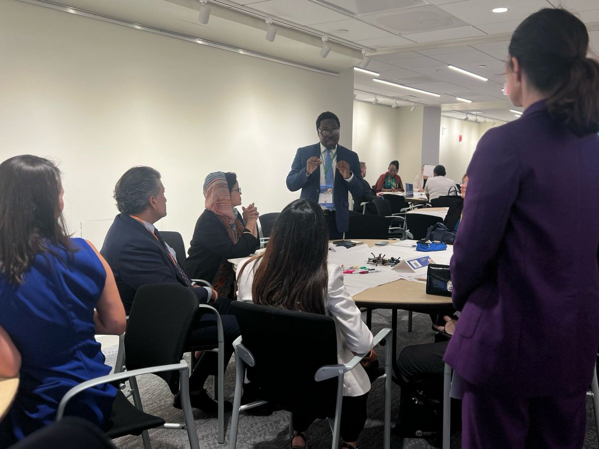 We're into our interactive World Cafe here at the <a href="/WorldBank/">World Bank</a> Public Administration Global Forum - Apolitical co-founder <a href="/lisamwitter/">Lisa Witter</a> is putting participants through their paces in a simulation! worldbank.org/en/events/2024……
