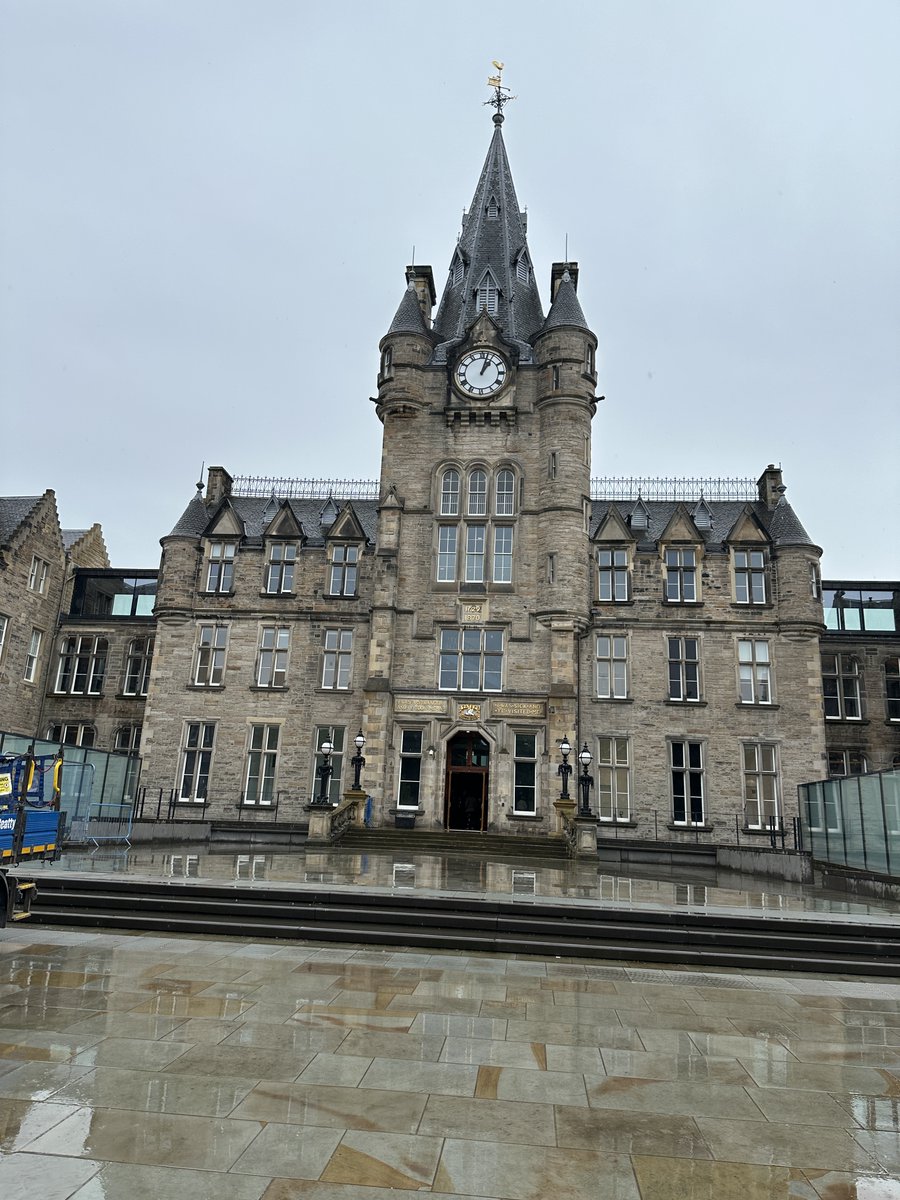 In 2018, soon after joining @EdinburghUni, I was given my first tour of the Old Royal Infirmary, which was beginning to be converted into @UoE_EFI. We were told we COULD NOT take any pictures. But since when have I listened to any rules? Today I revisited where I stood then...