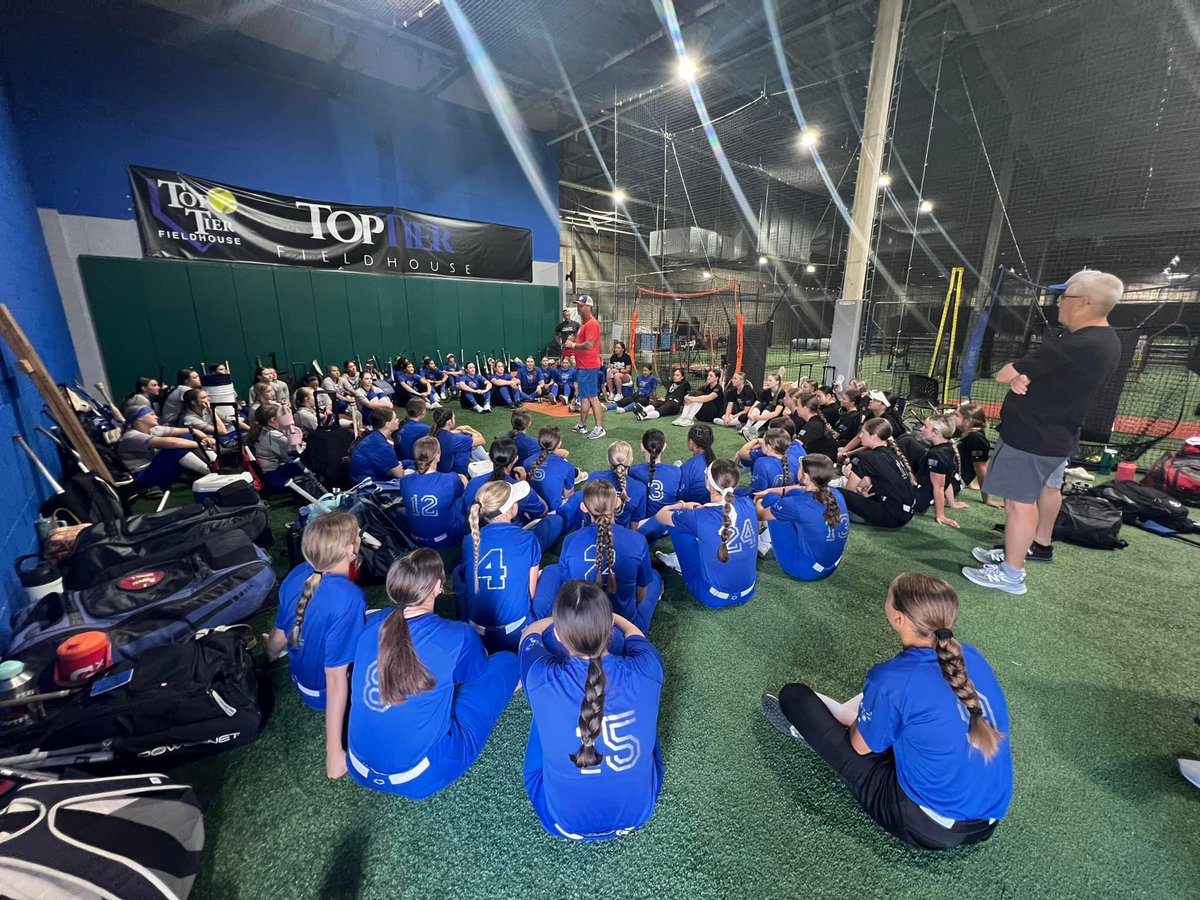 selectfastpitch's tweet photo. Select combine starts today 🥎 14s-18s ready to get after it! #bettertogether #selectlife @ejonesrockchalk https://t.co/tYN5Gu6GY8