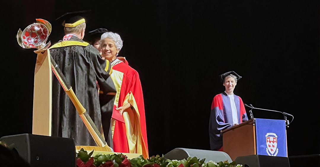 Celebrated clinician-scientist Soumya Swaminathan receives McGill’s Honorary Doctorate honoris causa. She urges graduates: “Speak truth to power. Follow your passion. Stand up for science and rationality.” Watch her full address here: ow.ly/bxC850RYswE #McGillGrad