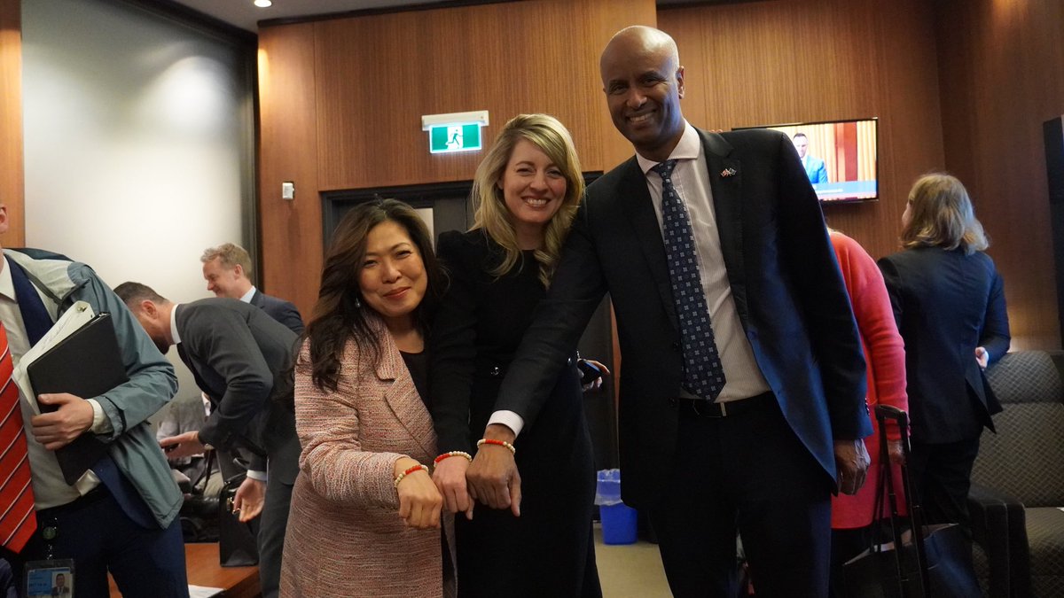 HonAhmedHussen's tweet image. On #MenstrualHygieneDay, we commit to a future where women and girls who menstruate can realize their full potential, without unfair barriers. This means access to menstrual products, education, and advancing sexual and and reproductive health and rights (SRHR) around the world.