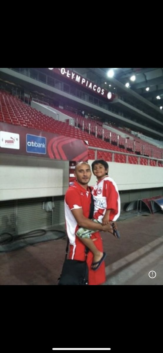 #tbt 2007 ➡️ Acompañando a papá en su paso por el grande de Atenas. 
<a href="/28loboledesma/">Lobo Ledesma</a> <a href="/olympiacosfc/">Olympiacos FC</a>