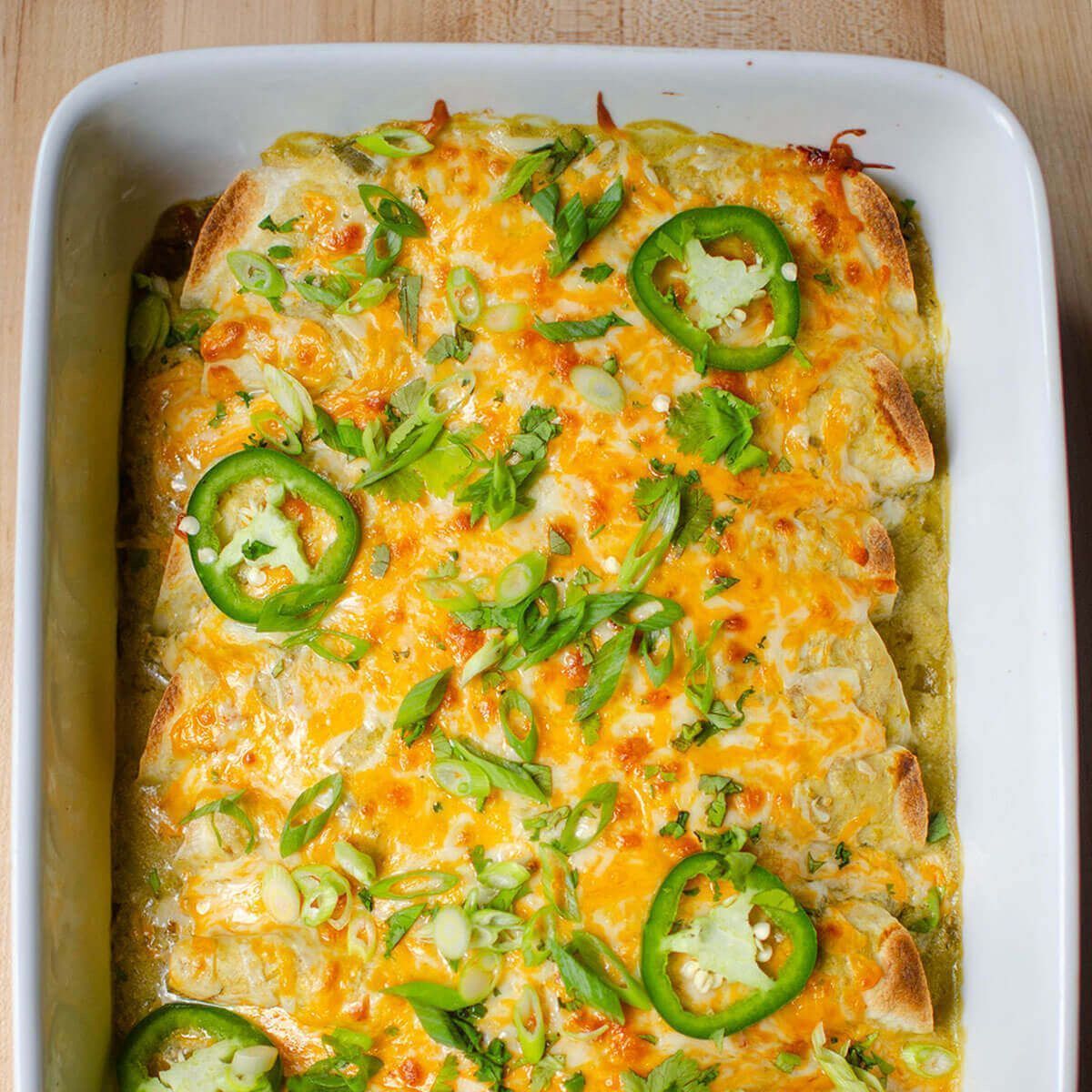 Chicken enchiladas - DELICIOUSLY creamy, cheesy and incredibly easy!

RECIPE: buff.ly/2pjJTAH
#cooking #RecipeOfTheDay