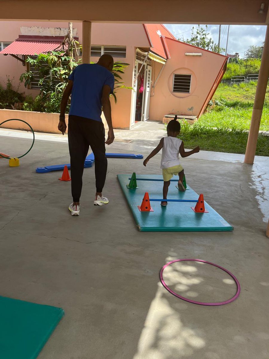 #Semainedesmaternelles Vivre les valeurs de l’olympisme à travers les ateliers athlétiques à la #maternellelesColibris <a href="/fdfville/">Fort-de-France Ville</a> <a href="/acmartinique/">Académie de Martinique</a>
