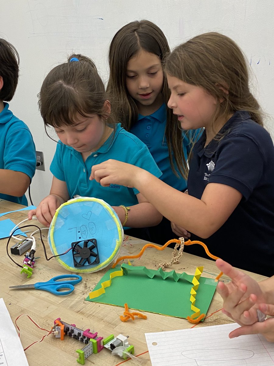 21stStacy's tweet image. Littlebits challenges to create inventive devices to make our summer experiences even better! @littleBits @Davis_Academy #davis2