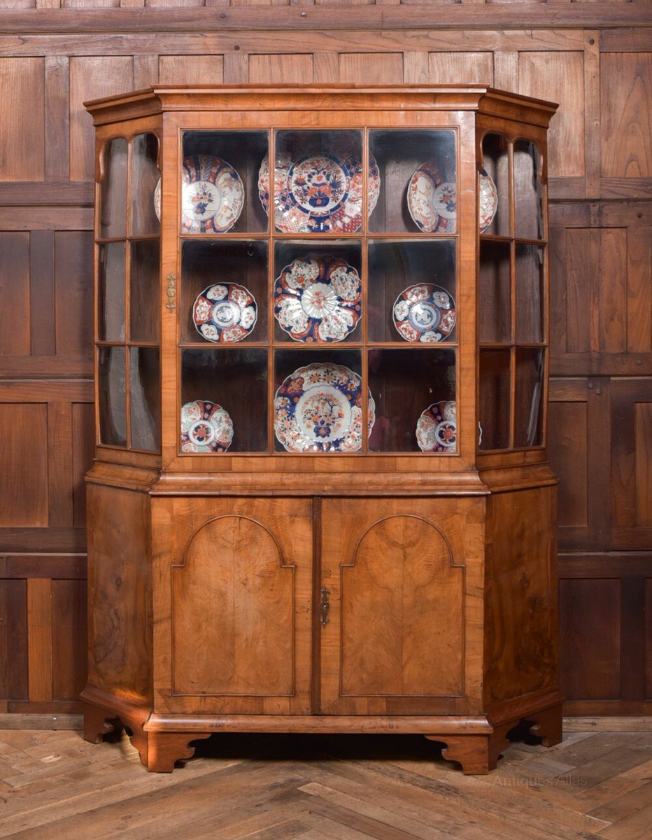 For sale on Antiques Atlas is this Impressive Dutch walnut display cabinet antiques-atlas.com/antique/impres… #Antiques From Sinclairs Antiques & Interiors @SinclairAntique #antique #antiquefurniture #antiquedisplaycabinet #antiquecabinet
