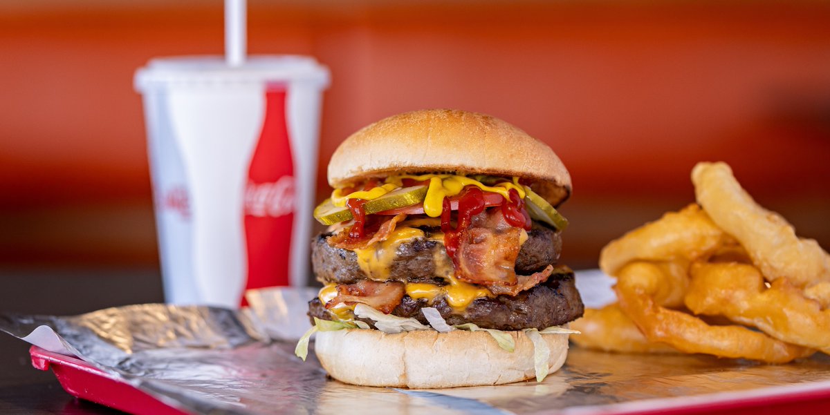 Happy National Hamburger Day! 🍔🎉 Sink your teeth into the flavors of our Town by exploring local burger joints. #NationalHamburgerDay 

For more inspo visit: Whitby.ca/FoodGuide

Discover Something New to Enjoy! ✨
#ExploreWhitby #WhitbyTourism #DurhamTourism <a href="/DurhamTourism/">Durham Tourism</a>