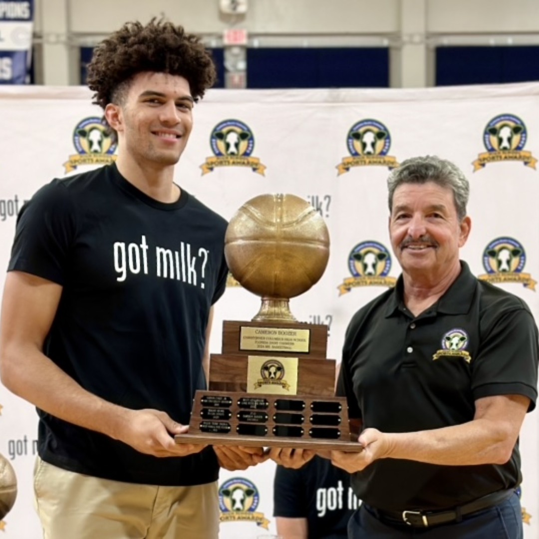 ColumbusHS_Mia's tweet image. Huge congrats to Cameron Boozer '25 for being named the 2024 Florida Dairy Farmers Mr. Basketball and a big shoutout to our head basketball coach, Andrew Moran, for being named Florida Dairy Farmers Coach of the Year! #CPride #Adelante