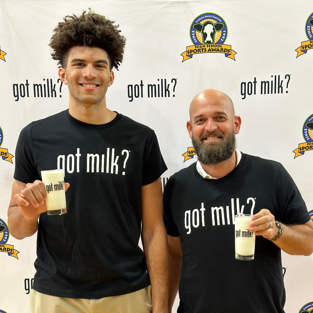 ColumbusHS_Mia's tweet image. Huge congrats to Cameron Boozer '25 for being named the 2024 Florida Dairy Farmers Mr. Basketball and a big shoutout to our head basketball coach, Andrew Moran, for being named Florida Dairy Farmers Coach of the Year! #CPride #Adelante