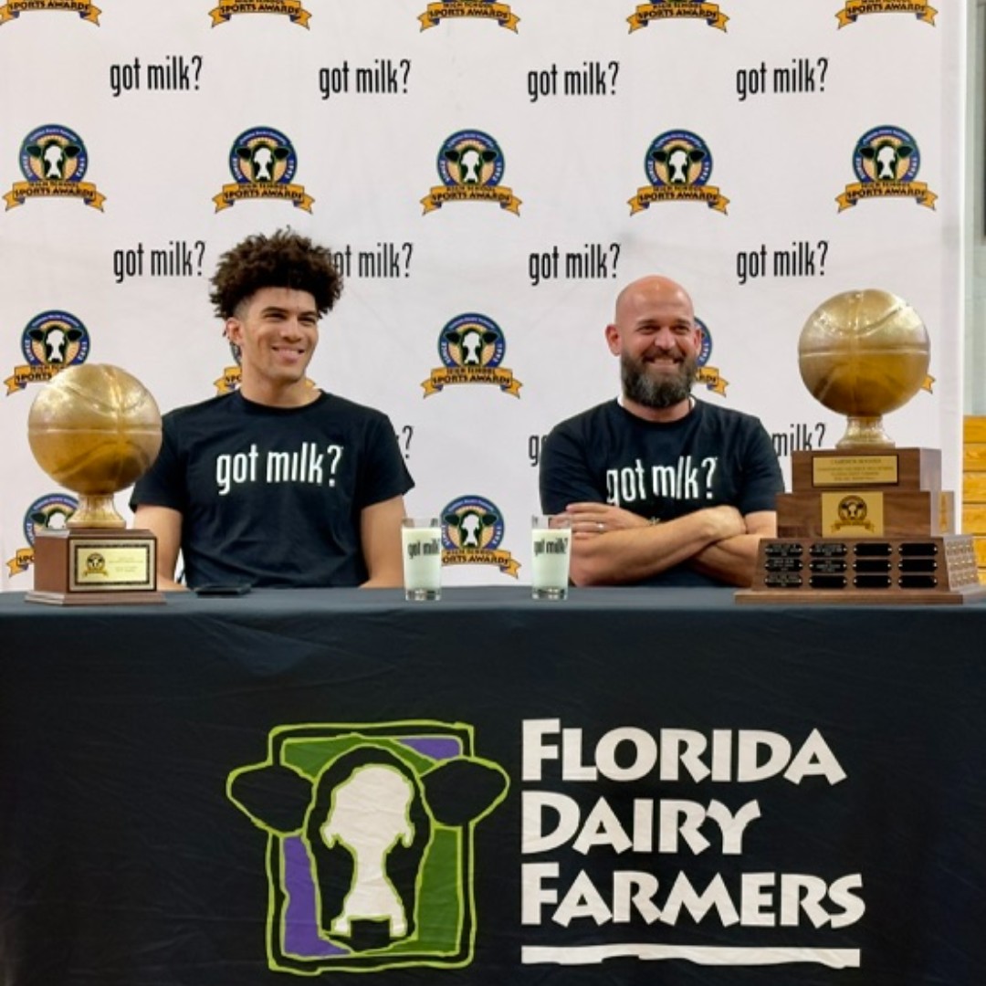 ColumbusHS_Mia's tweet image. Huge congrats to Cameron Boozer '25 for being named the 2024 Florida Dairy Farmers Mr. Basketball and a big shoutout to our head basketball coach, Andrew Moran, for being named Florida Dairy Farmers Coach of the Year! #CPride #Adelante