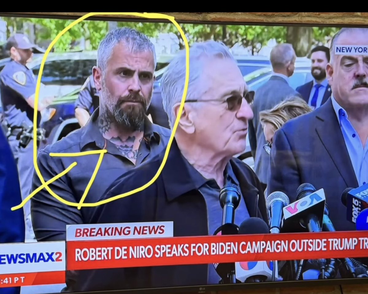 Does the guy with crazy De Niro look 👀 familiar?? Is that the J6 cop who was hugging #crazyNancy??⁦@TeamPelosi⁩  You can’t make this stuff up!🤡🙄