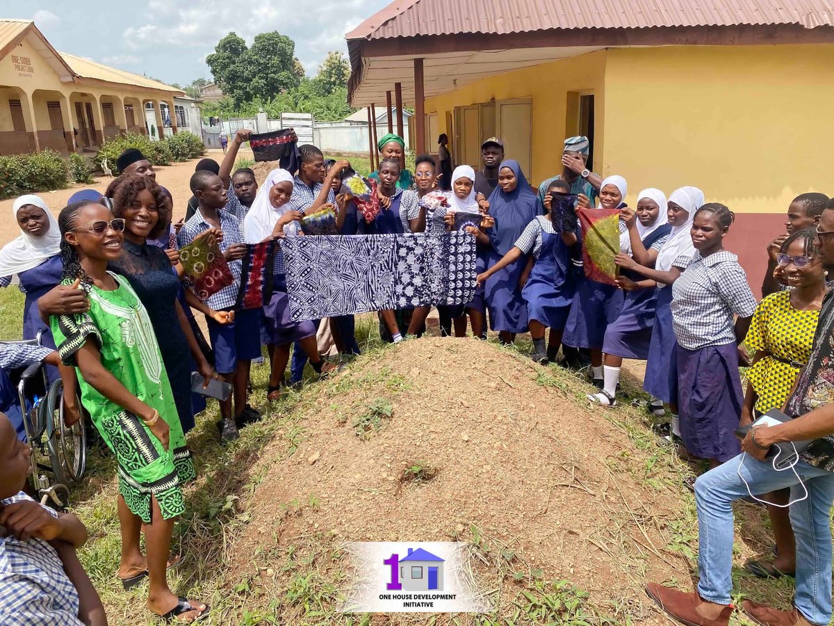 Onab_Art's tweet photo. The theme for the programme; 'The Needs of the Special Needs Child '

#onehouse #specialneeds #inclusiveeducation #Vocation #olusola_oluwanifemi #onabart #dopeblackartist #blackartspace #painting #blackcurators #blackexcellence #blackexistence #seriespainting #blackcurators https://t.co/maMc2NasNb